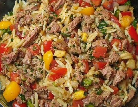 Kritharaki Salat mit Hackfleisch perfekt für den Sommer