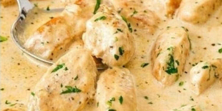 Hähnchenfillets in Knoblauch Parmesansoße: Ein köstliches Gericht, das alle Sinne verwöhnt!