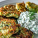 Wie geil ist das denn Zucchinipuffer mit Knoblauch-Tzatziki