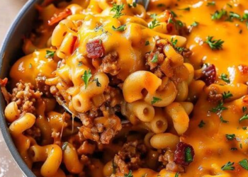 Cheeseburger Pfanne mit 450 g Makkaroni macht unglaublich Satt