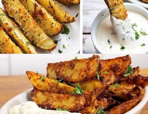 Ich brate 4 Kartoffeln mit Parmesan fur die Knoblauch Kartoffelecken