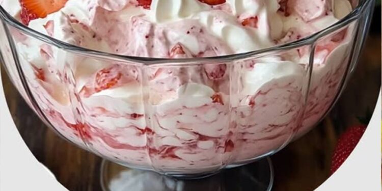 Ein wahrer Traum Erdbeer Dessert mit Joghurt in nur 2–3 Minuten