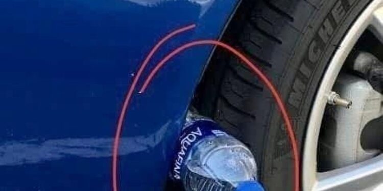Was bedeutet „Plastikflasche auf dem Reifen“?