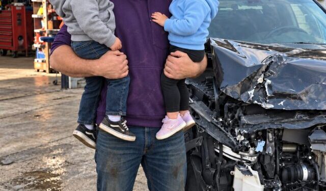 Meine Ex-Frau und ihr neuer Ehemann weigerten sich, die Rechnung über mehr als 7.000 zu bezahlen, nachdem ich fast eine Woche damit verbracht hatte, ihren schwer beschädigten Mercedes zu reparieren.