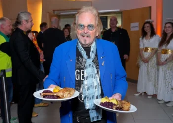 Frank Zander feiert zum 32. Mal: Diese Stars sind bei seiner Weihnachtsfeier dabei